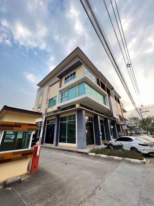 ให้เช่า/ขาย อาคารพาณิชย์ทำเลทอง กรีน พลัส มอลล์ 3 ในโครงการบิสิเนสพาร์ค เชียงใหม่